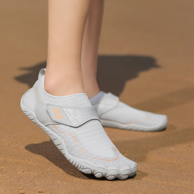 New beach shoes men's and women's anti-sand quick-drying sea-catching reef shoes seaside can be launched wading water-tracing non-slip fishing shoes