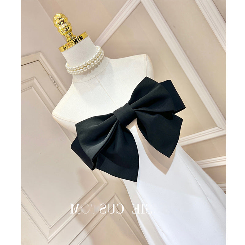 Temperamental Black and White Contrasting Color Big Bow One-Shoulder Off-Shoulder Elastic Band Slim A-Line Dress Slimming Look