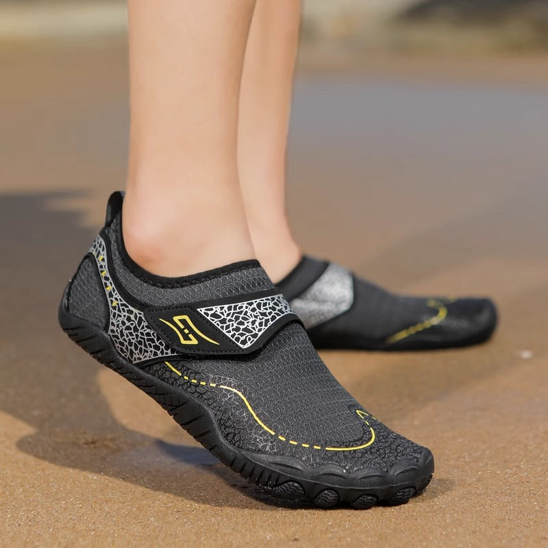 New beach shoes men's and women's anti-sand quick-drying sea-catching reef shoes seaside can be launched wading water-tracing non-slip fishing shoes