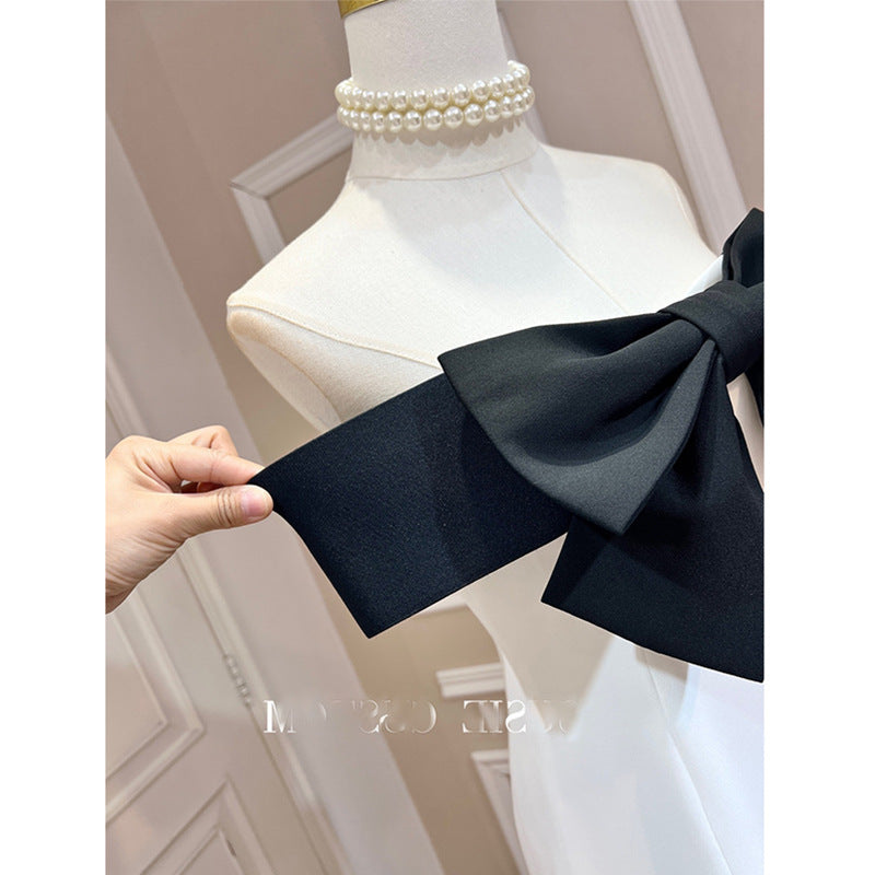 Temperamental Black and White Contrasting Color Big Bow One-Shoulder Off-Shoulder Elastic Band Slim A-Line Dress Slimming Look