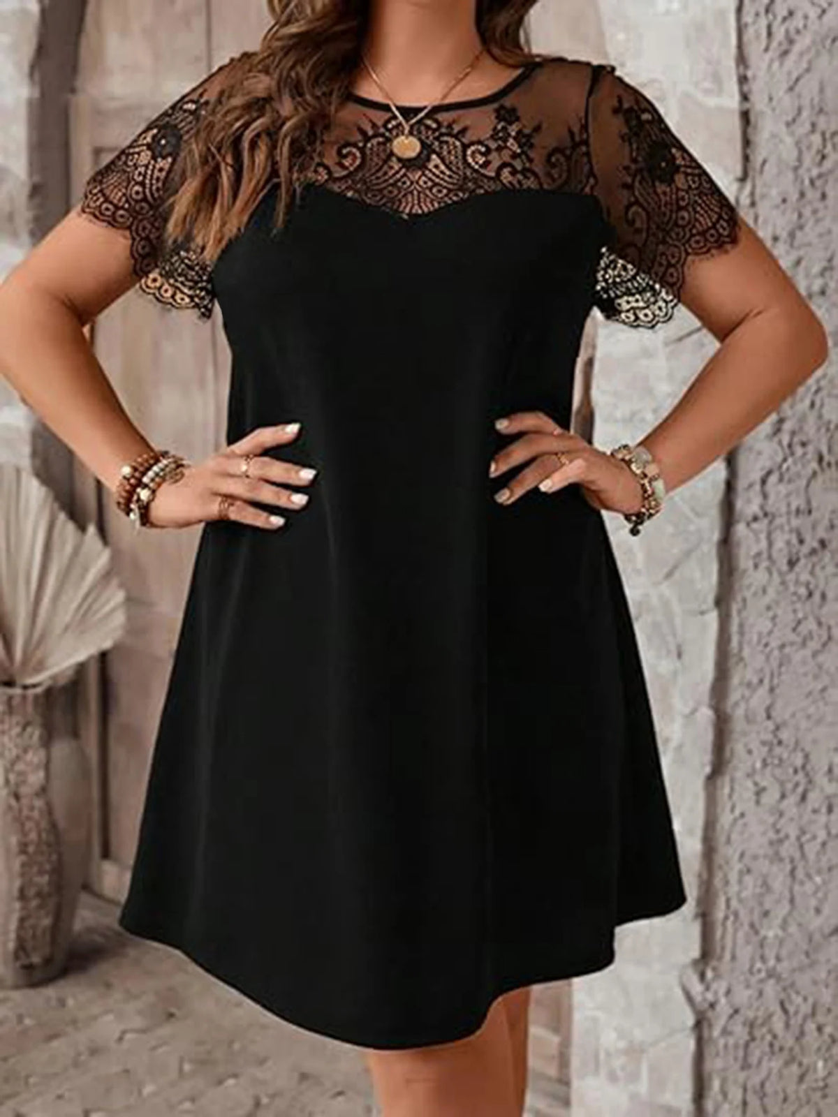 European and American Plus-Size Women's Clothing, Spring and Summer Elegant New Style, Stylish Workwear Lace Splicing Back Cutout Short-Sleeved Dress